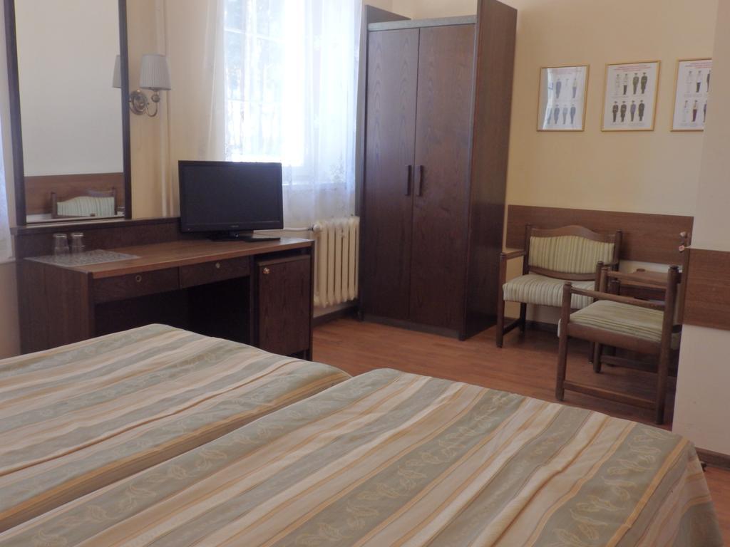 Gosciniec Borne Sulinowo - Byla Baza Wojskowa Hotel Ruang foto